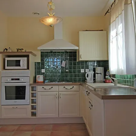 Villa Spacious In Provence With Private Pool