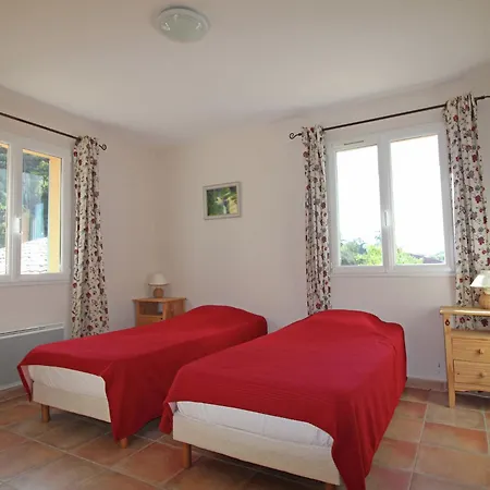 Villa Spacious In Provence With Private Pool