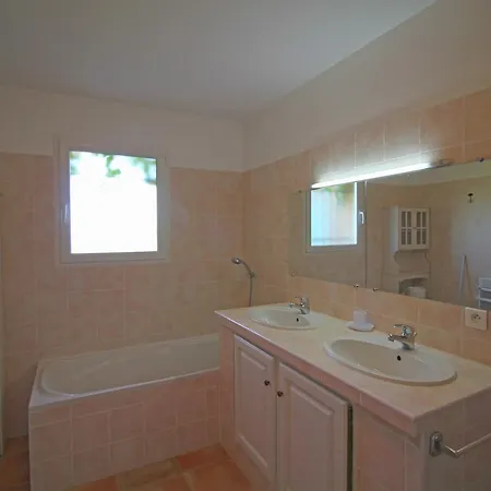 Spacious In Provence With Private Pool